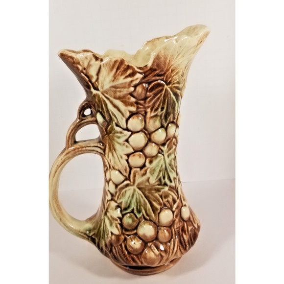 Dreamy Vintage McCoy Grapevine Pitcher Vase – Earthy Green & Brown Glaze, 9½ - Picture 2 of 8